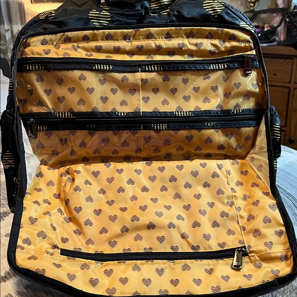 Lug Pontoon - Hearts Gold - Picture 4 of 9